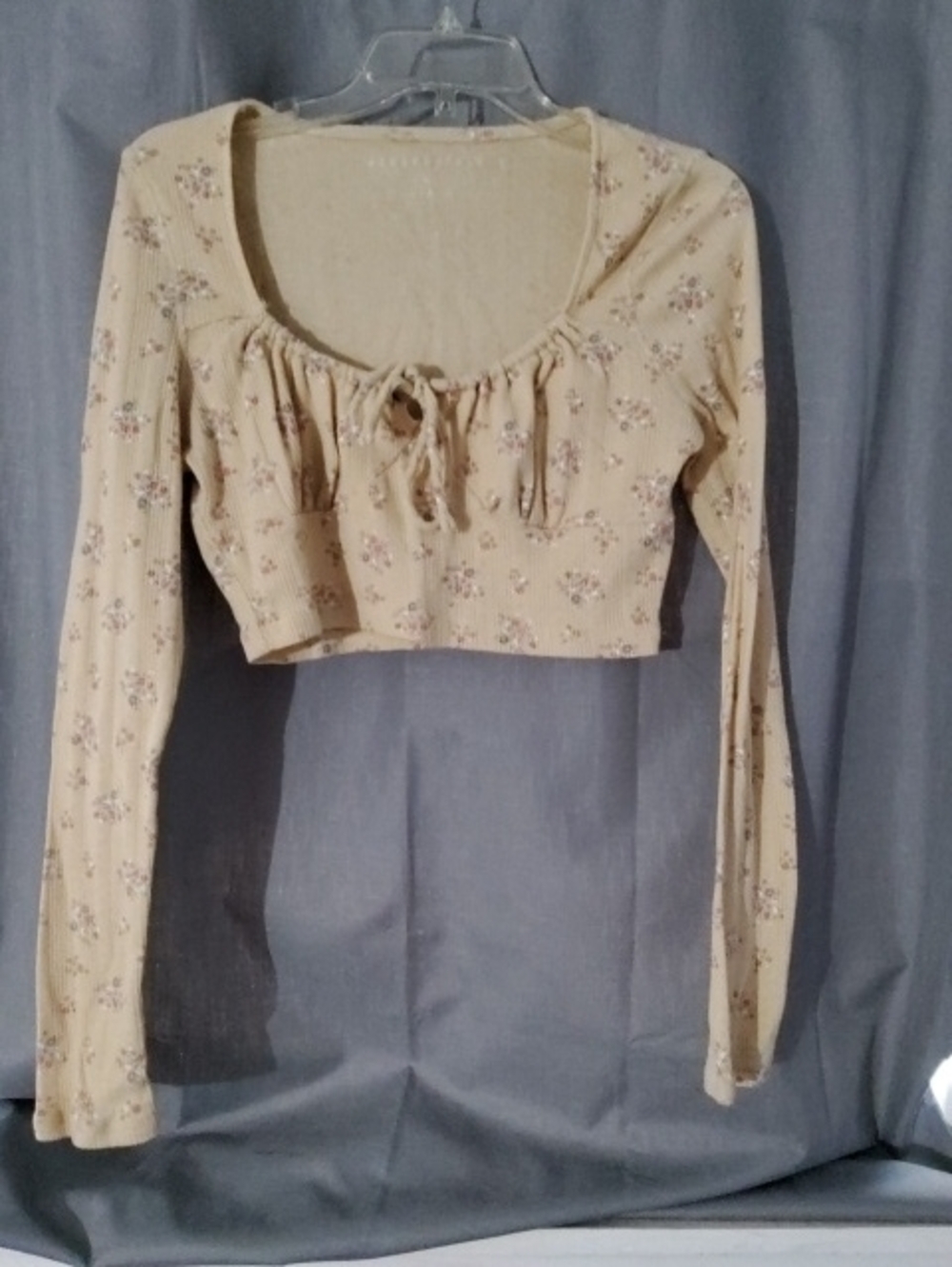 Aeropostale Cream Floral Tie-Front Long Sleeve Crop Top